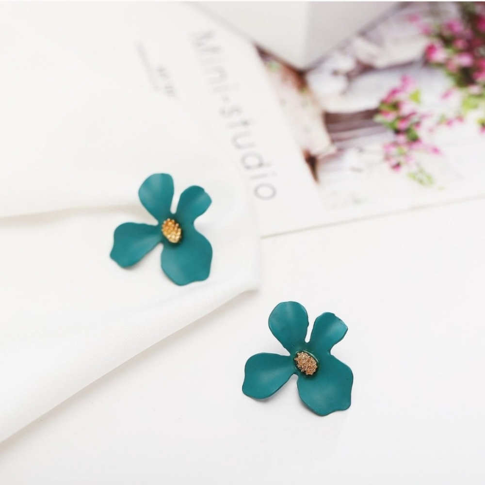 Boho Minimalist Flower Earrings
